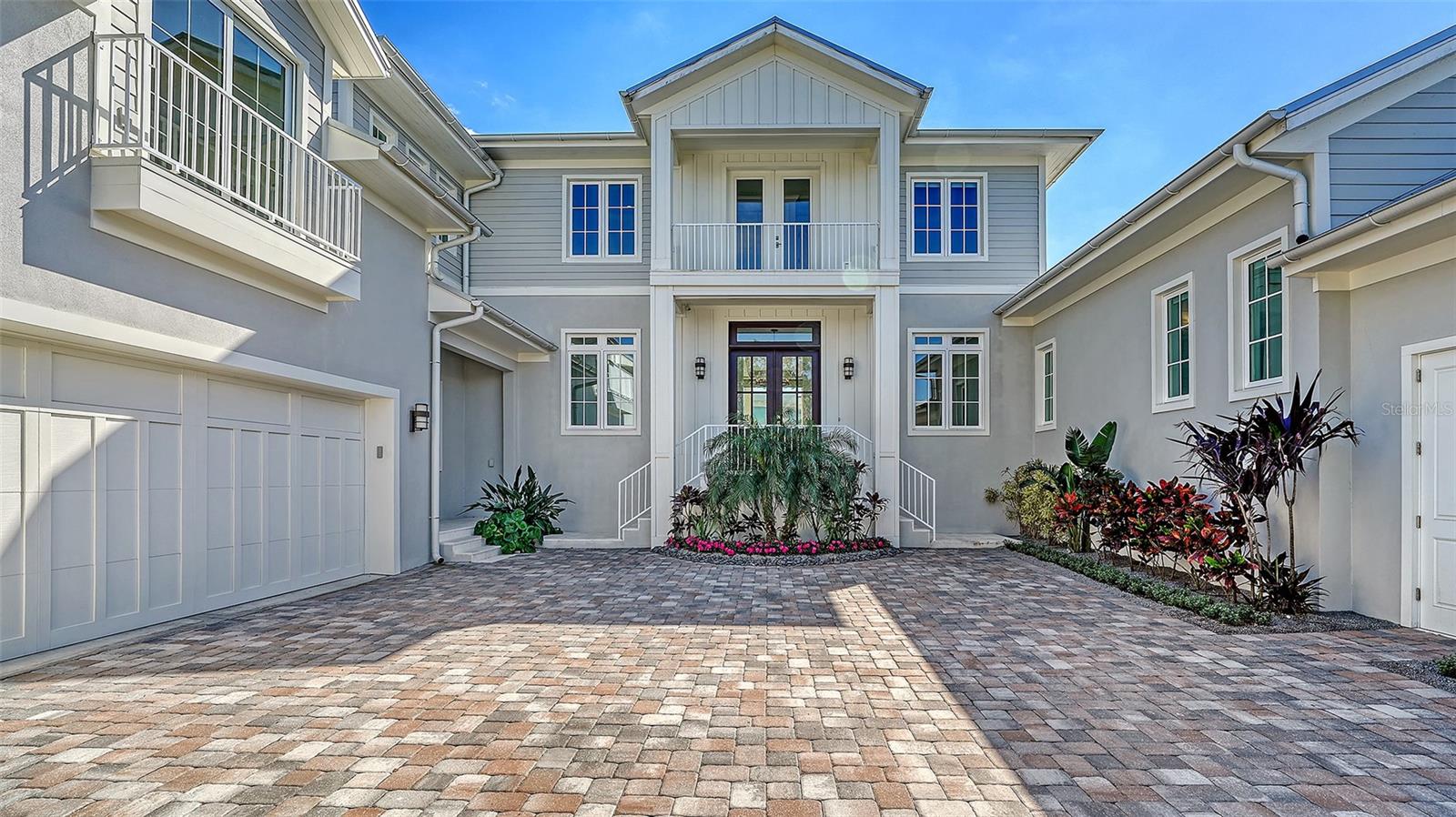 PARADISE SHORES - Residential