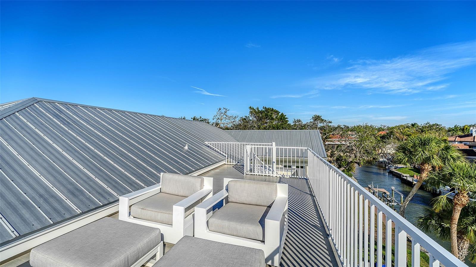 PARADISE SHORES - Residential