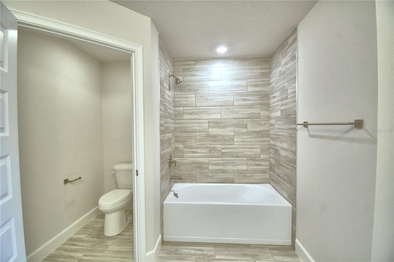 LAKE JULIANA ESTATES - Residential