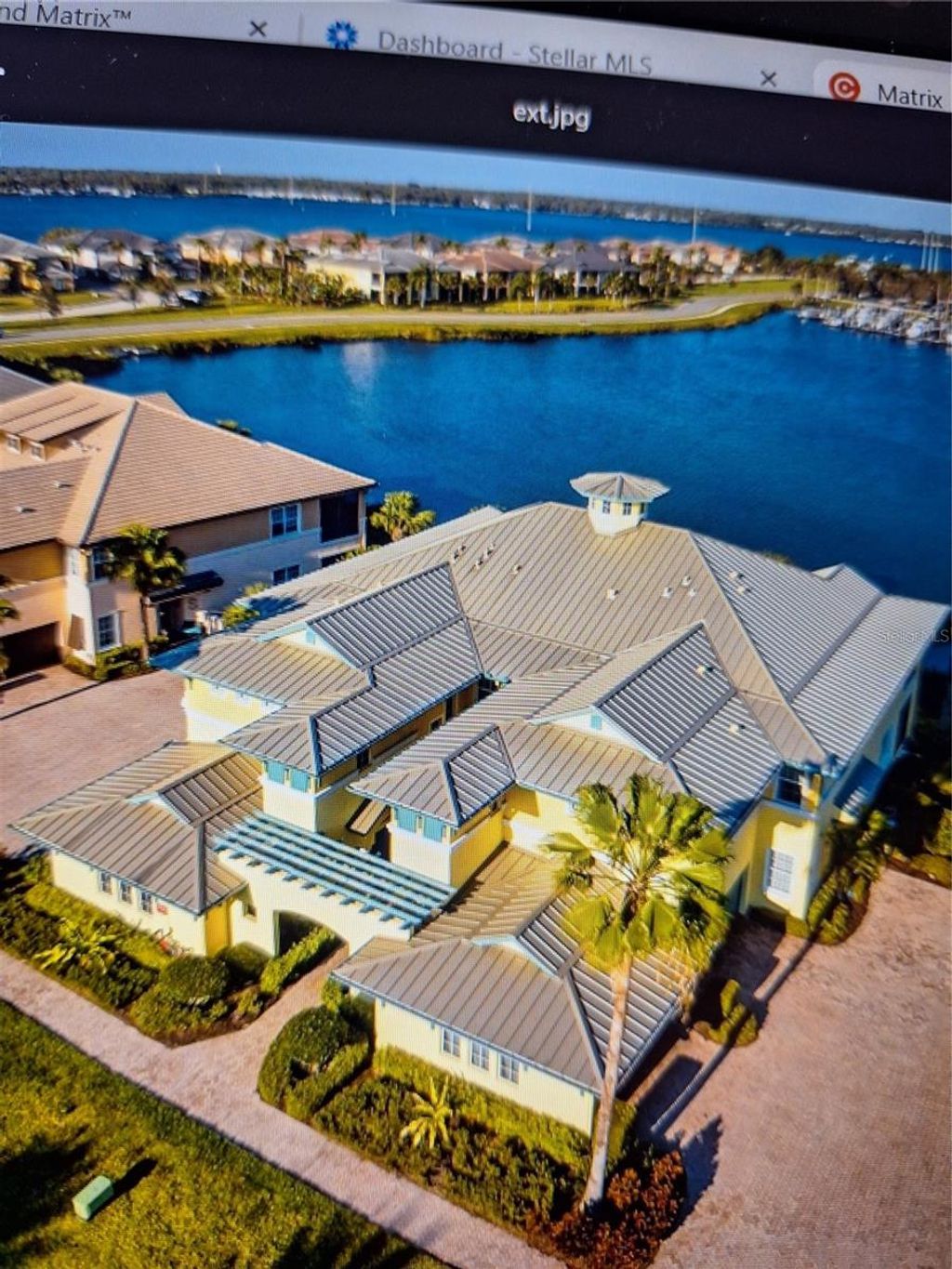 Photo of 1121 Riverscape Street, Bradenton, FL 34208 (MLS # A4664847)