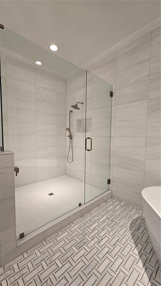 DAVIS ISLANDS - Residential