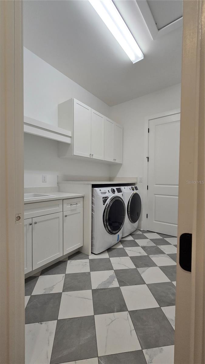 DAVIS ISLANDS - Residential