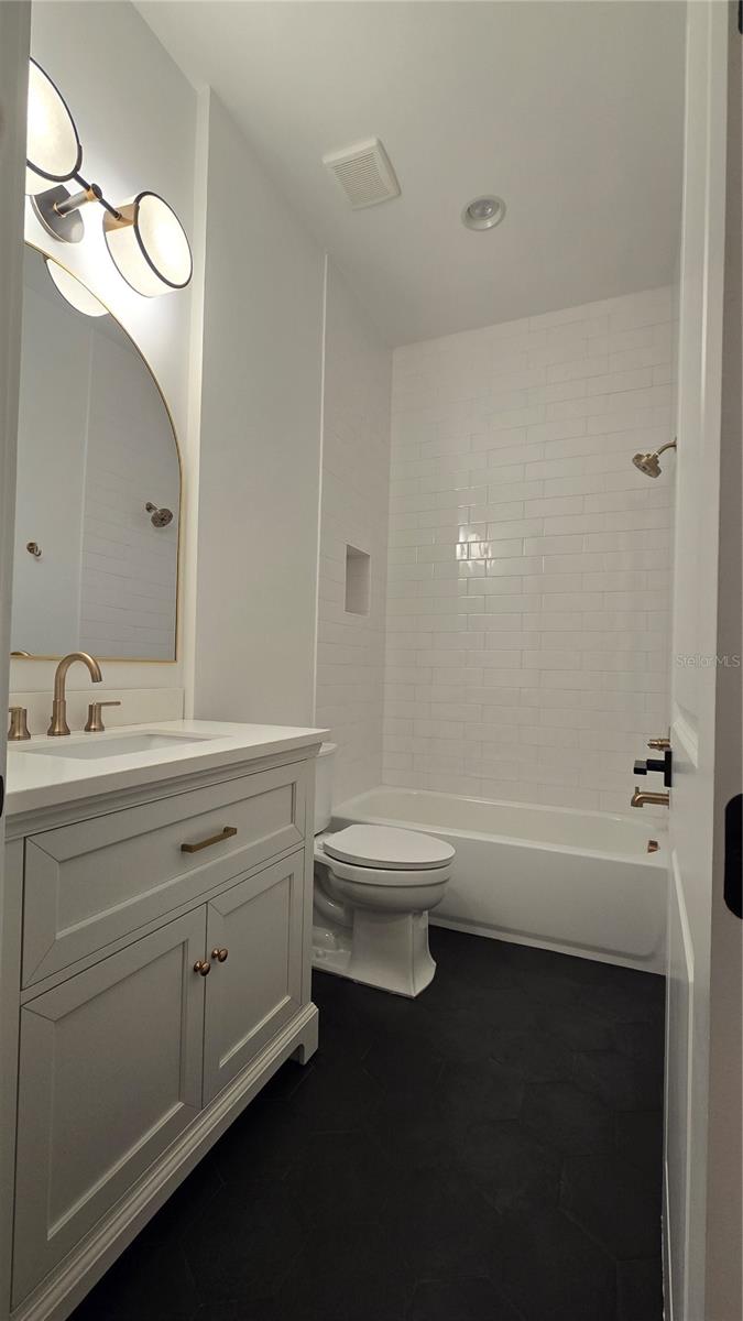 DAVIS ISLANDS - Residential