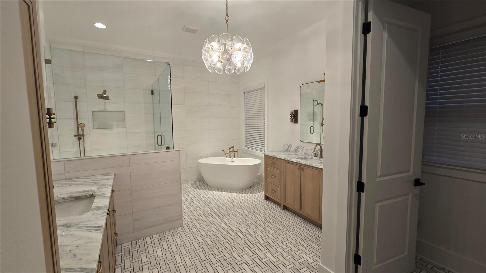 DAVIS ISLANDS - Residential