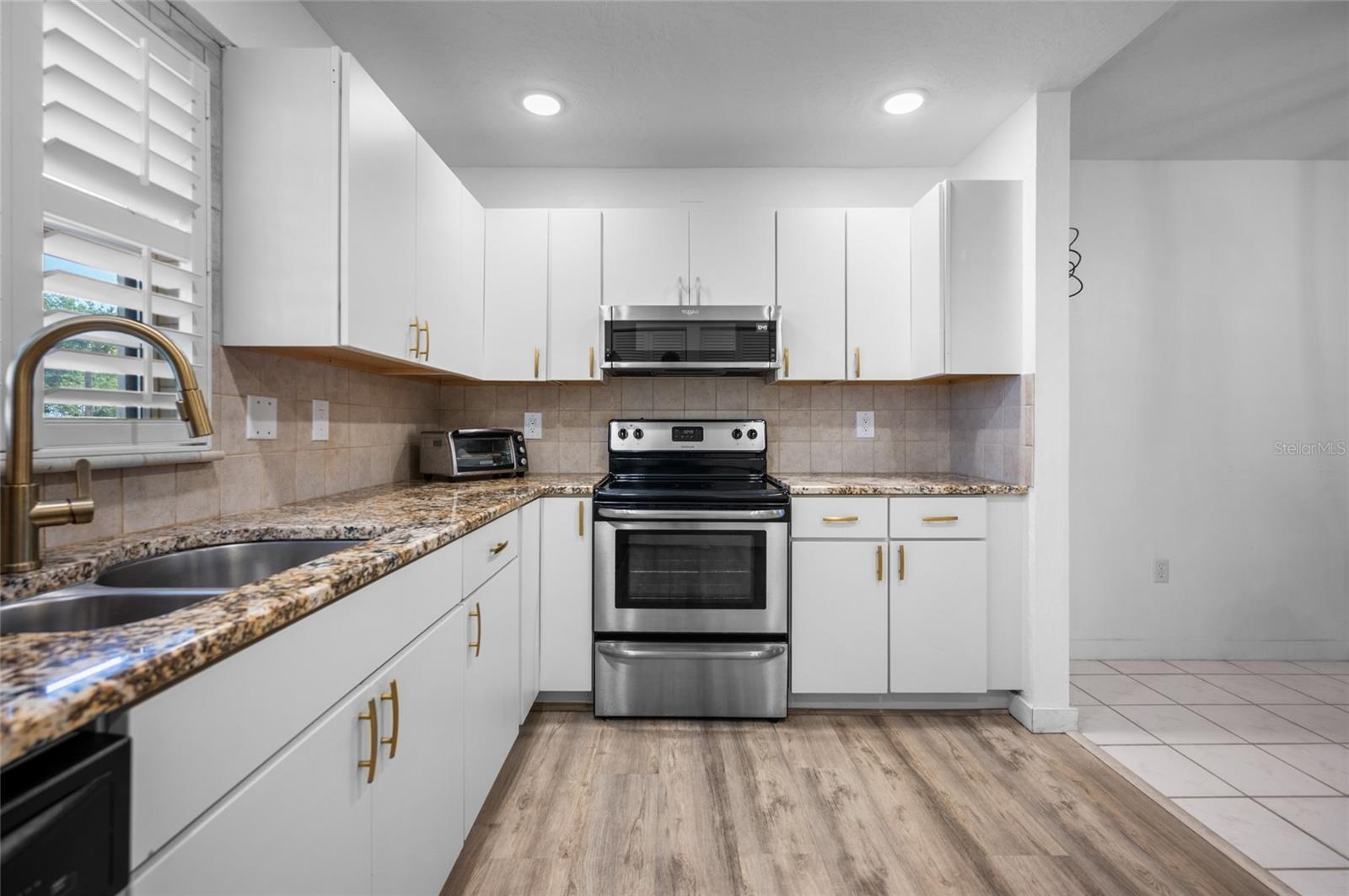 PALM MANOR - Residential