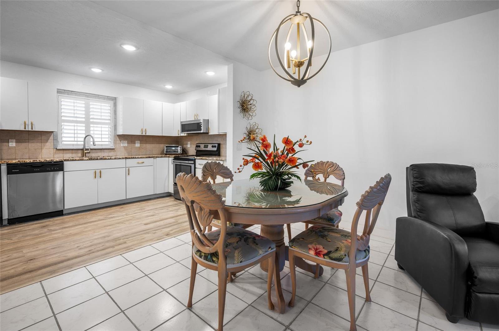 PALM MANOR - Residential