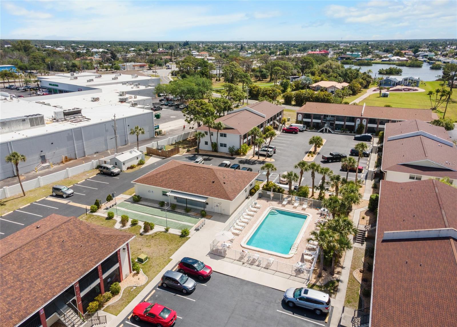 PALM MANOR - Residential