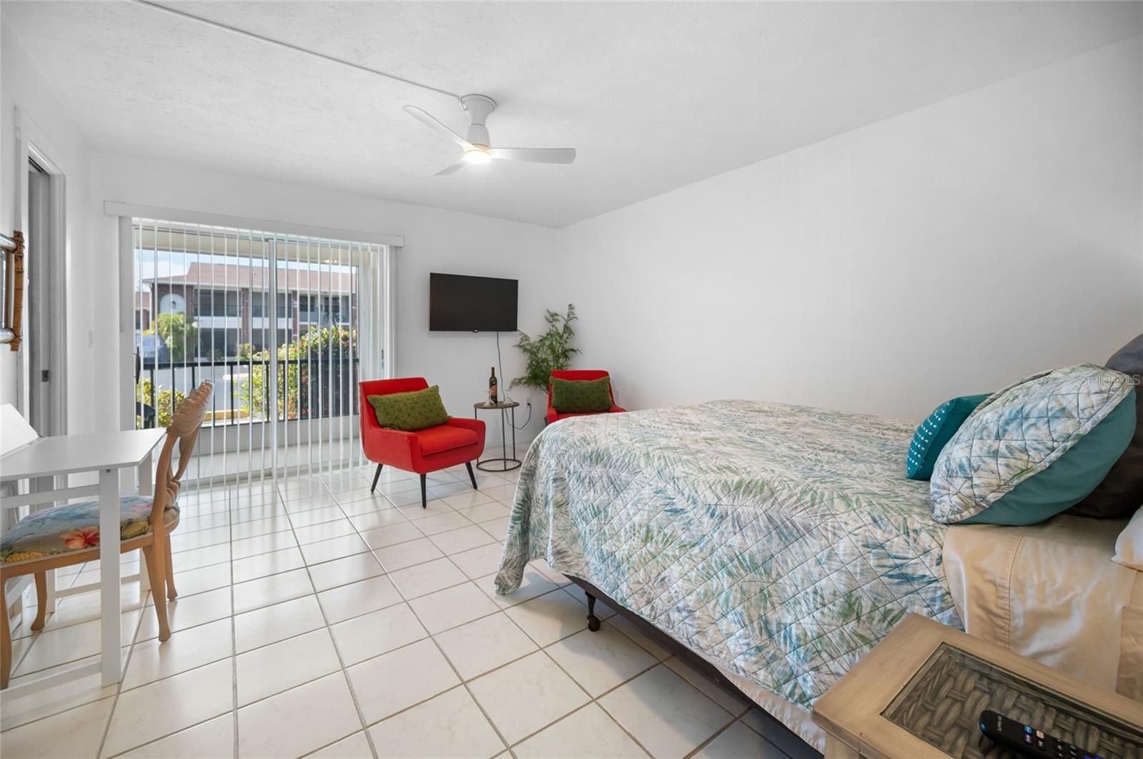 PALM MANOR - Residential