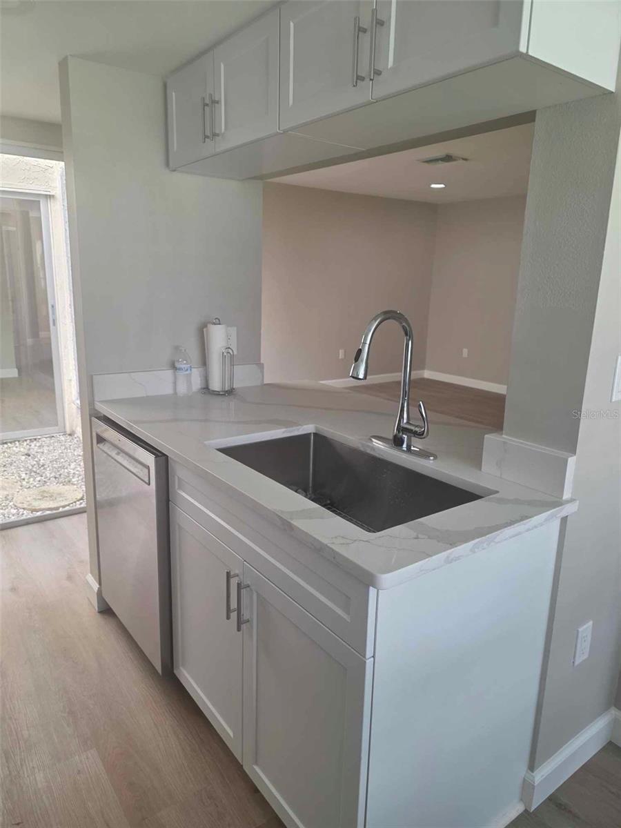 CHATEAU VILLAGE CONDO 01 - Residential