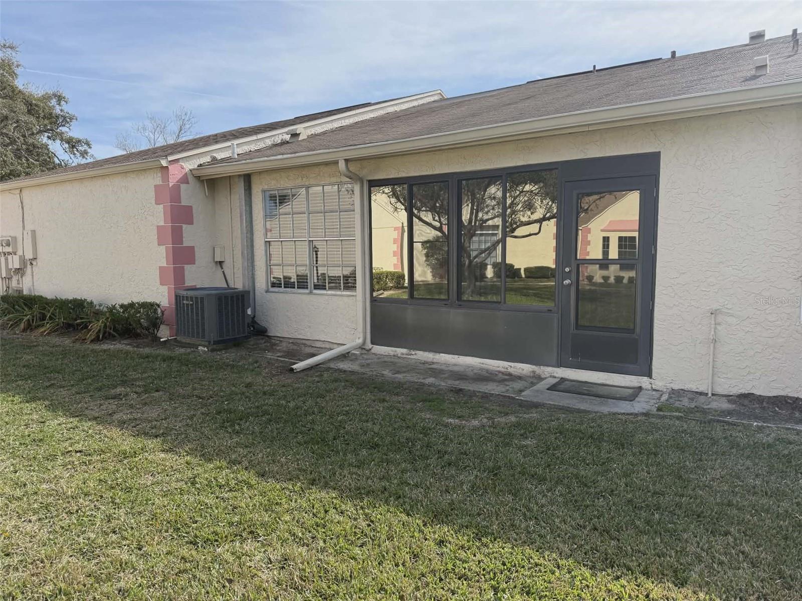 CHATEAU VILLAGE CONDO 01 - Residential