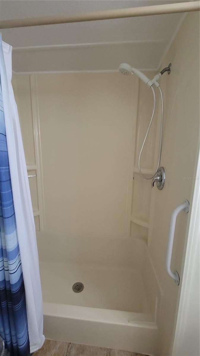 LAZY LAGOON MOB HME PARK COOP - Residential