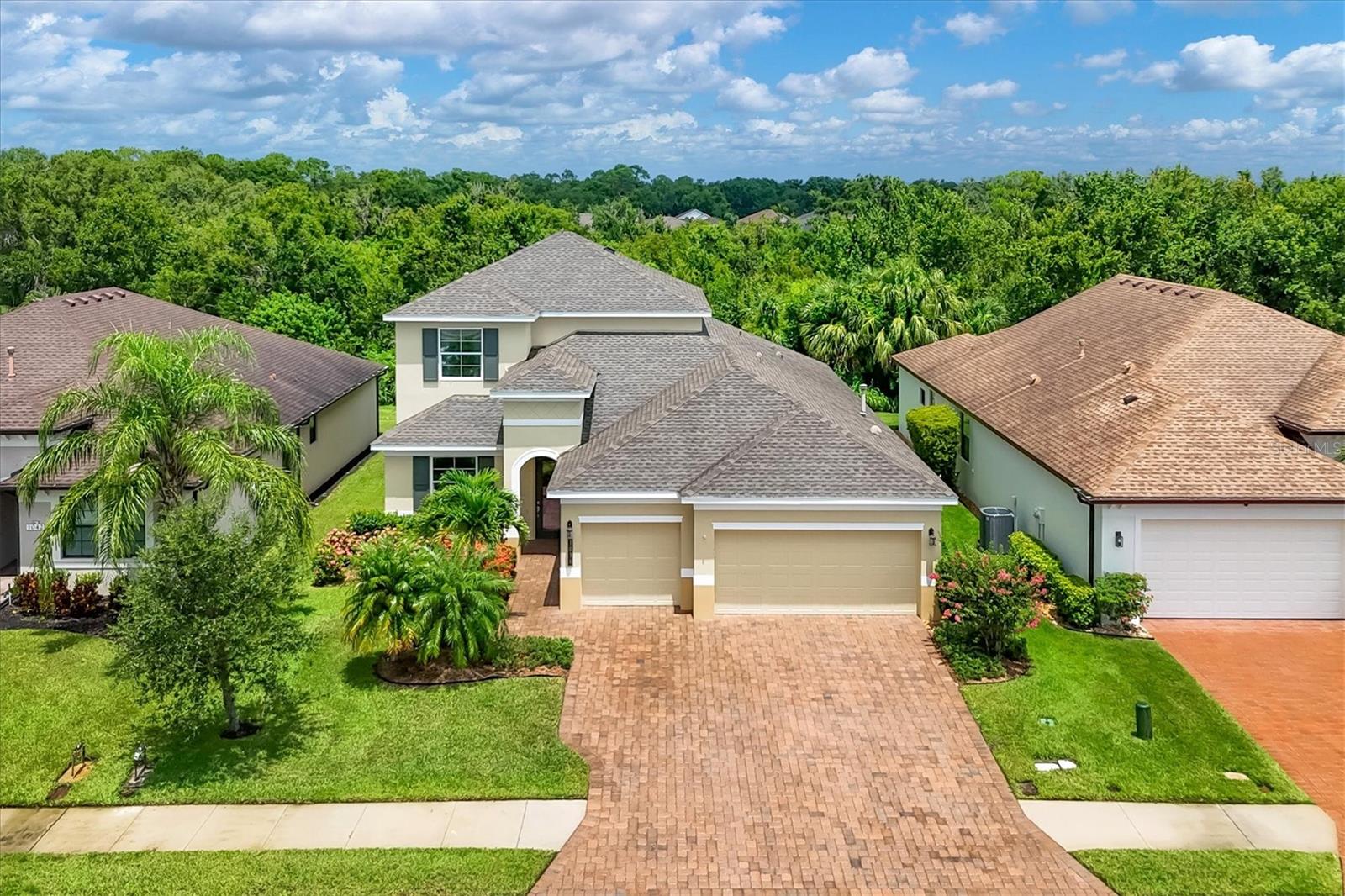 1038 BUTTERCUP GLEN