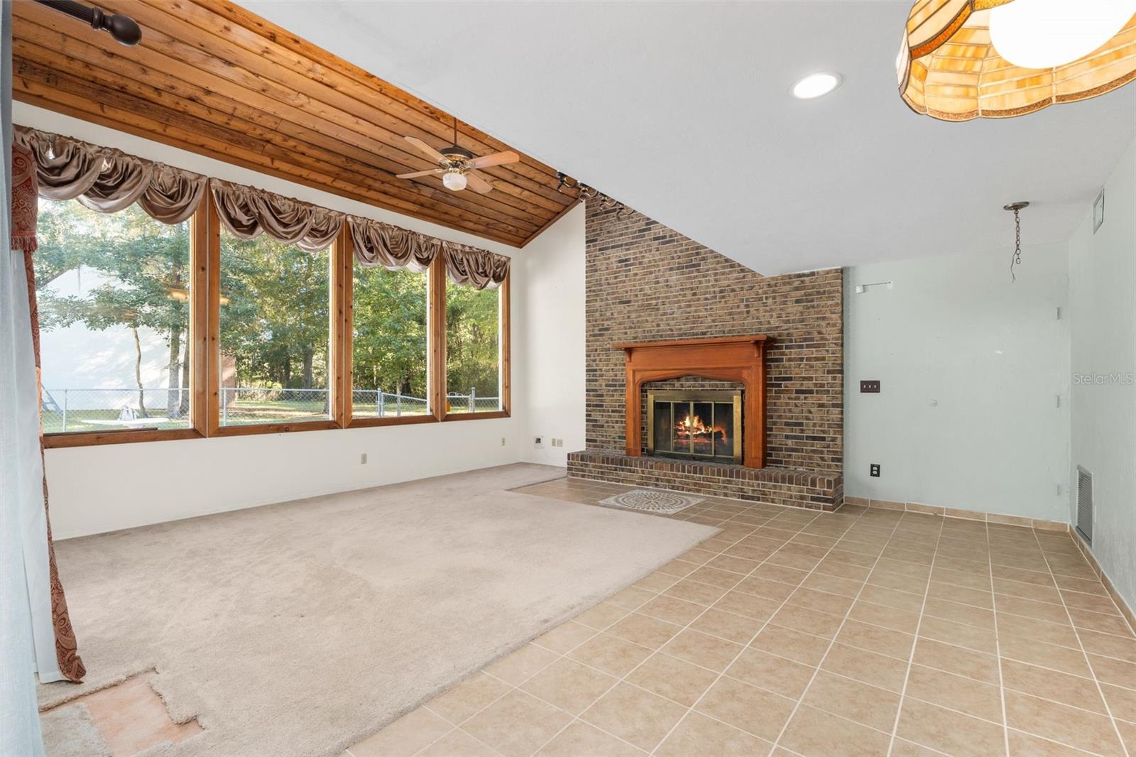 HIDDEN HILLS REP - Residential