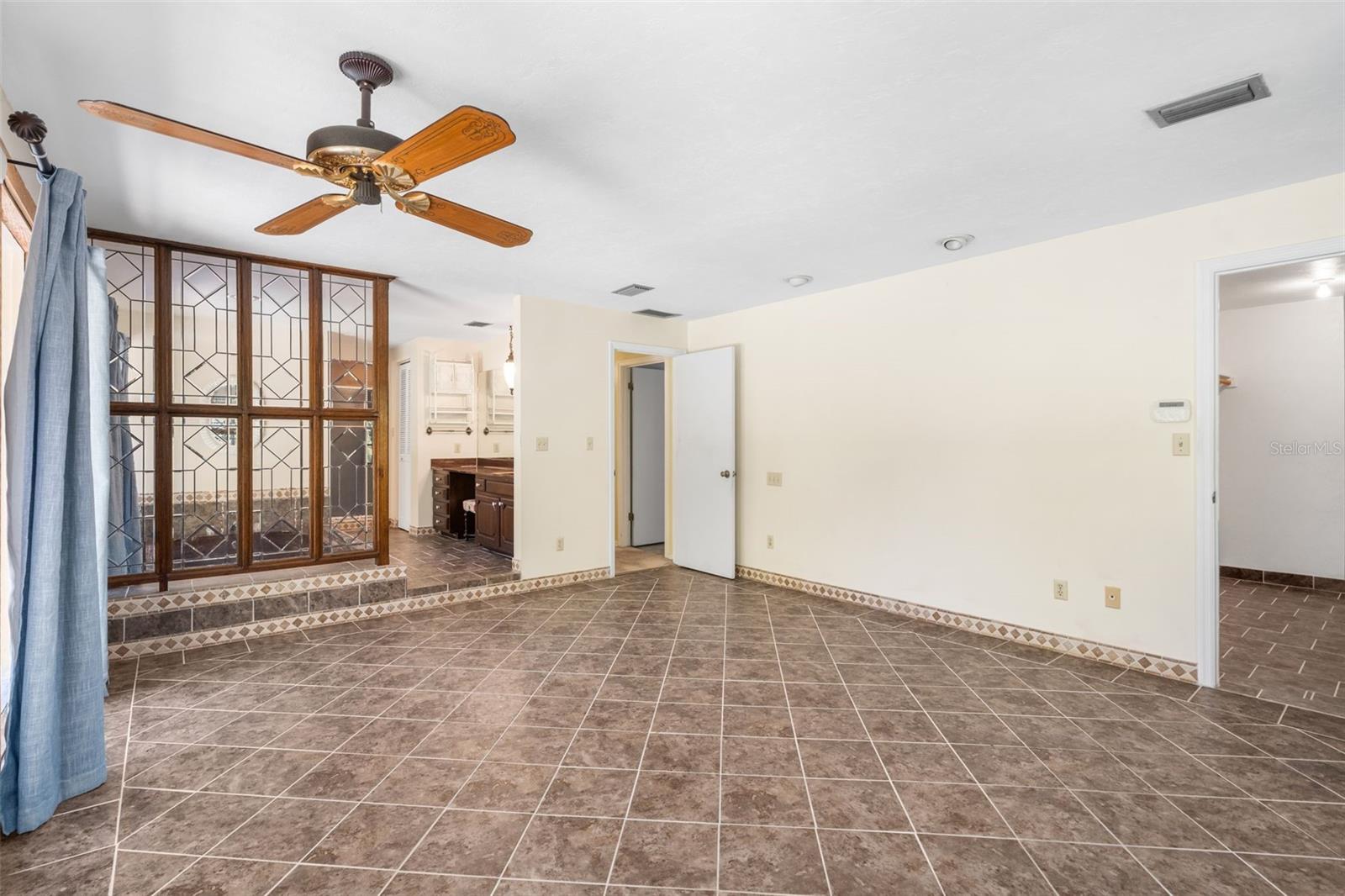 HIDDEN HILLS REP - Residential