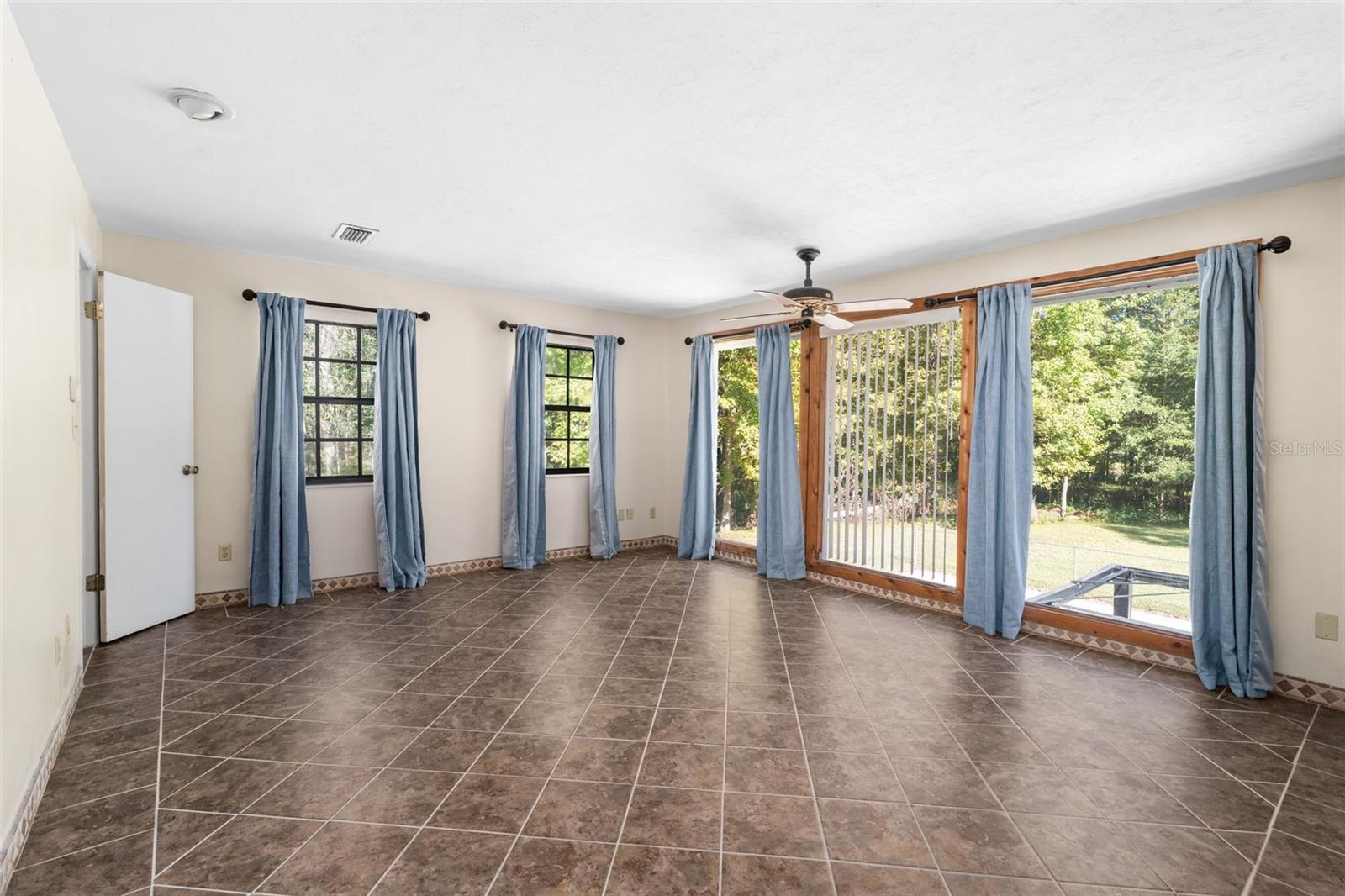 HIDDEN HILLS REP - Residential