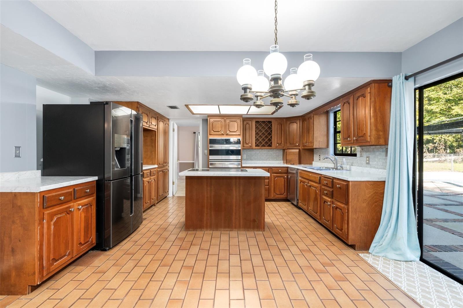 HIDDEN HILLS REP - Residential