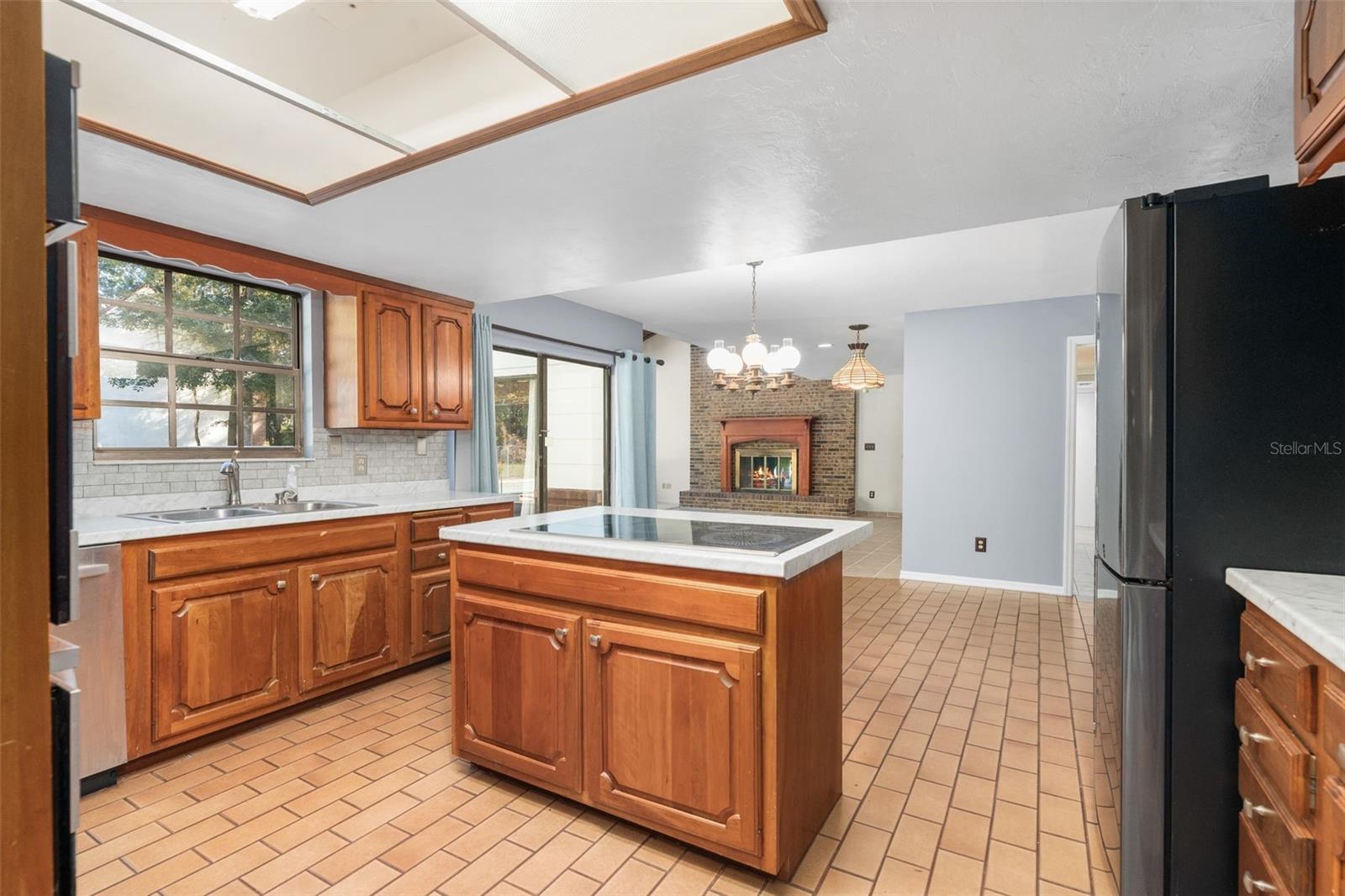 HIDDEN HILLS REP - Residential