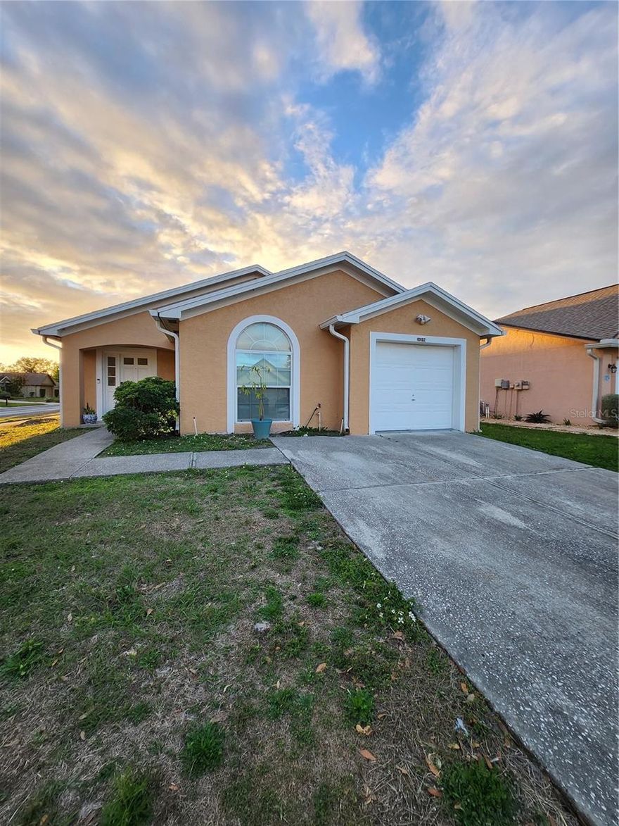 3 bed , 2 bath, 1 car garage, 1,300 sq ft. Single Family Home in the Citrus Park Area.  $2,350 a month plus $2,350 deposit .