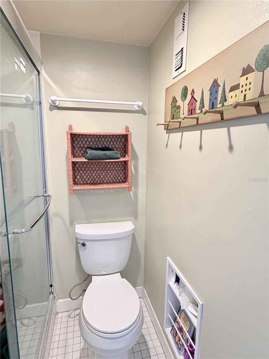 ISLAND TOWERS UNIT 1 CONDO - Residential