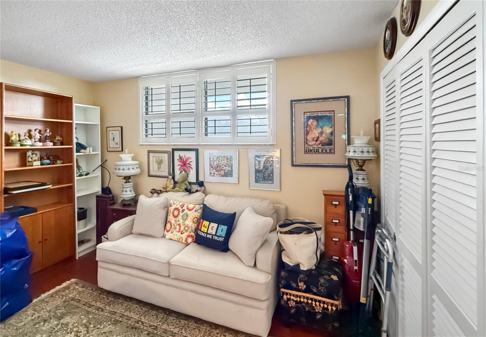 ISLAND TOWERS UNIT 1 CONDO - Residential