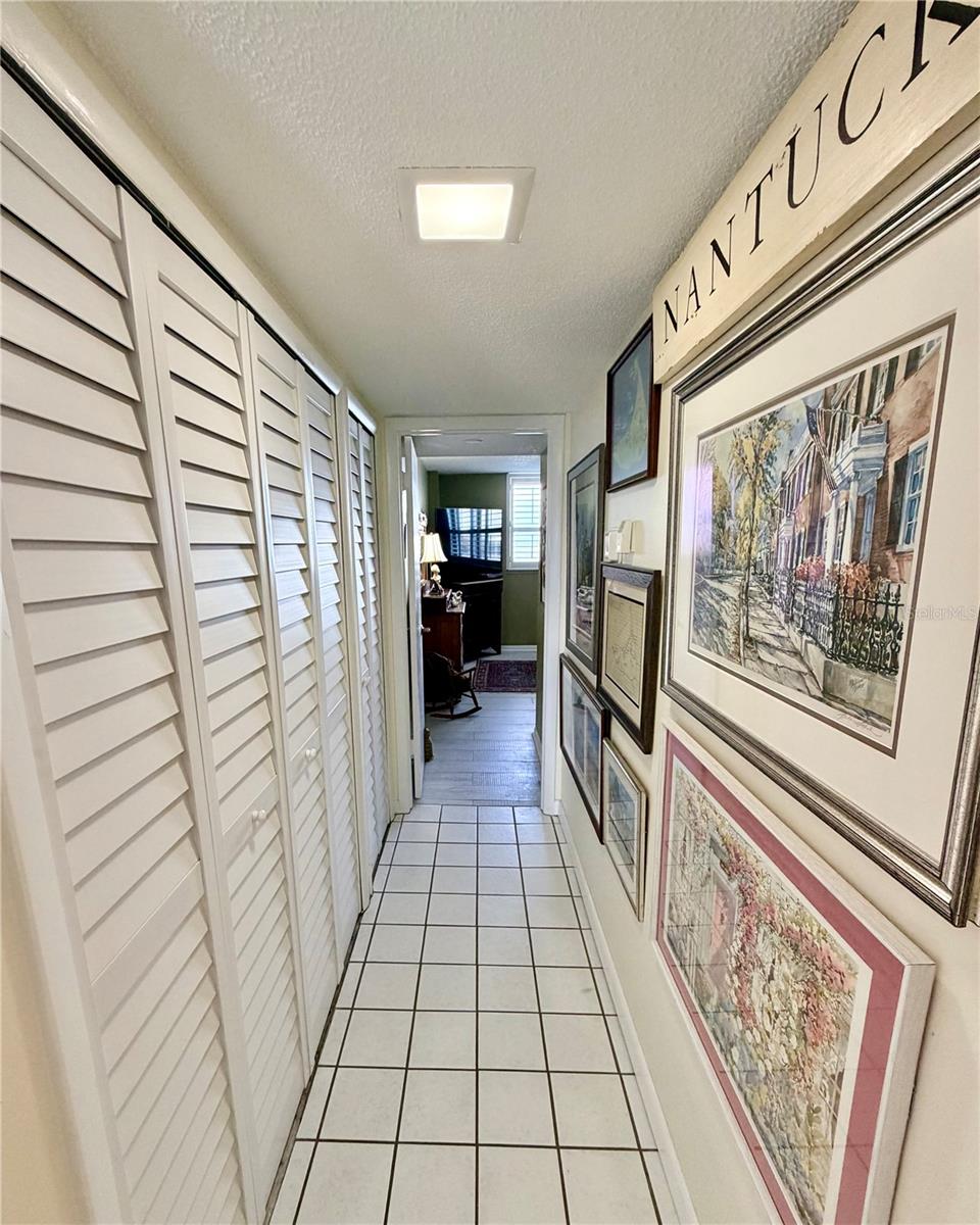 ISLAND TOWERS UNIT 1 CONDO - Residential