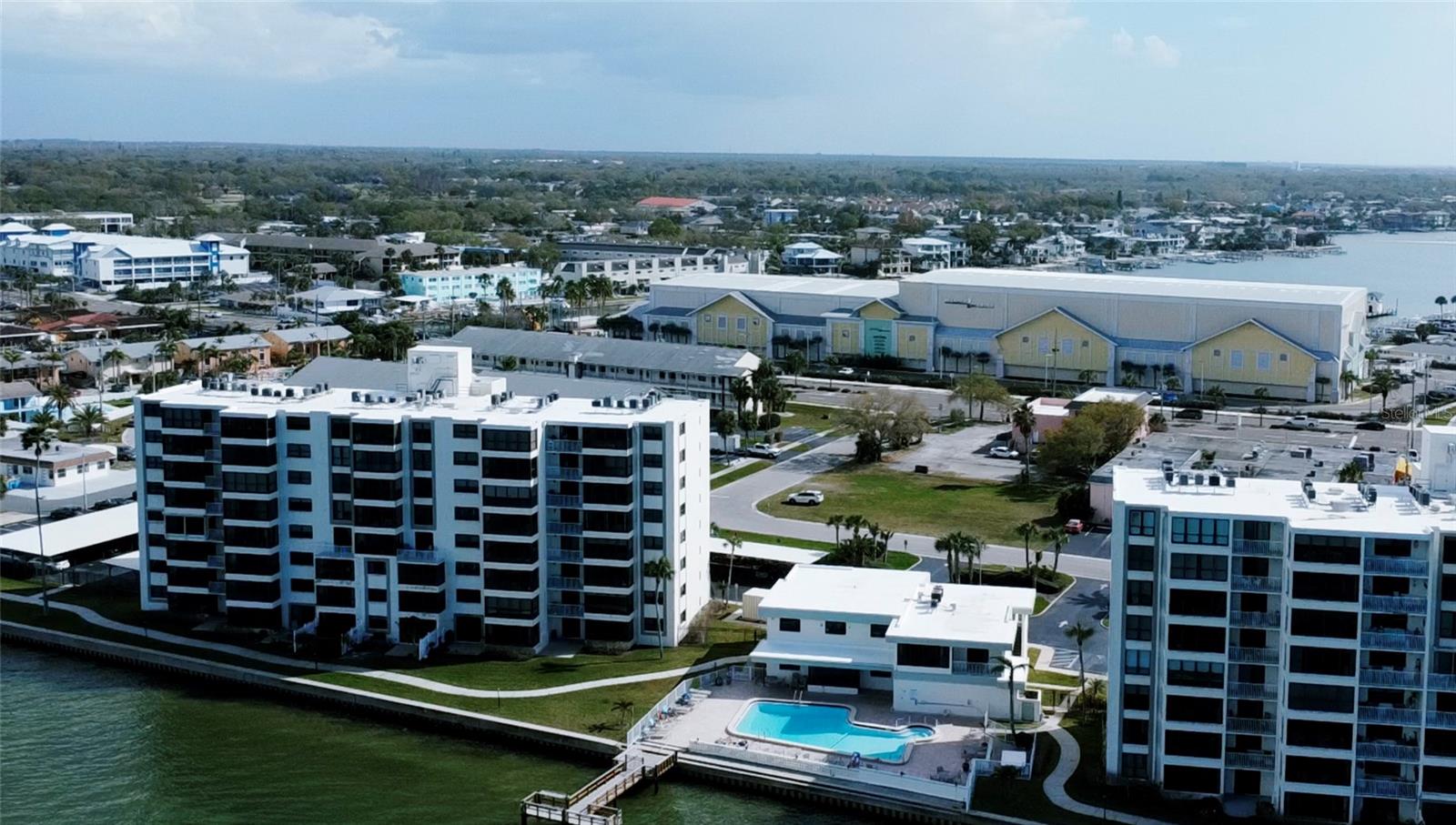 ISLAND TOWERS UNIT 1 CONDO - Residential