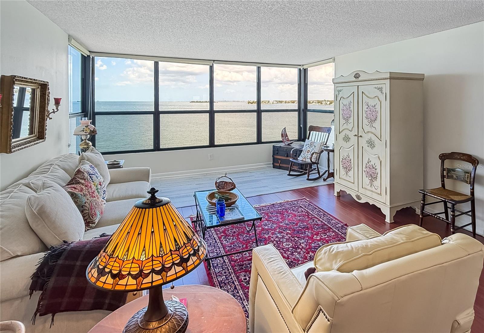 ISLAND TOWERS UNIT 1 CONDO - Residential