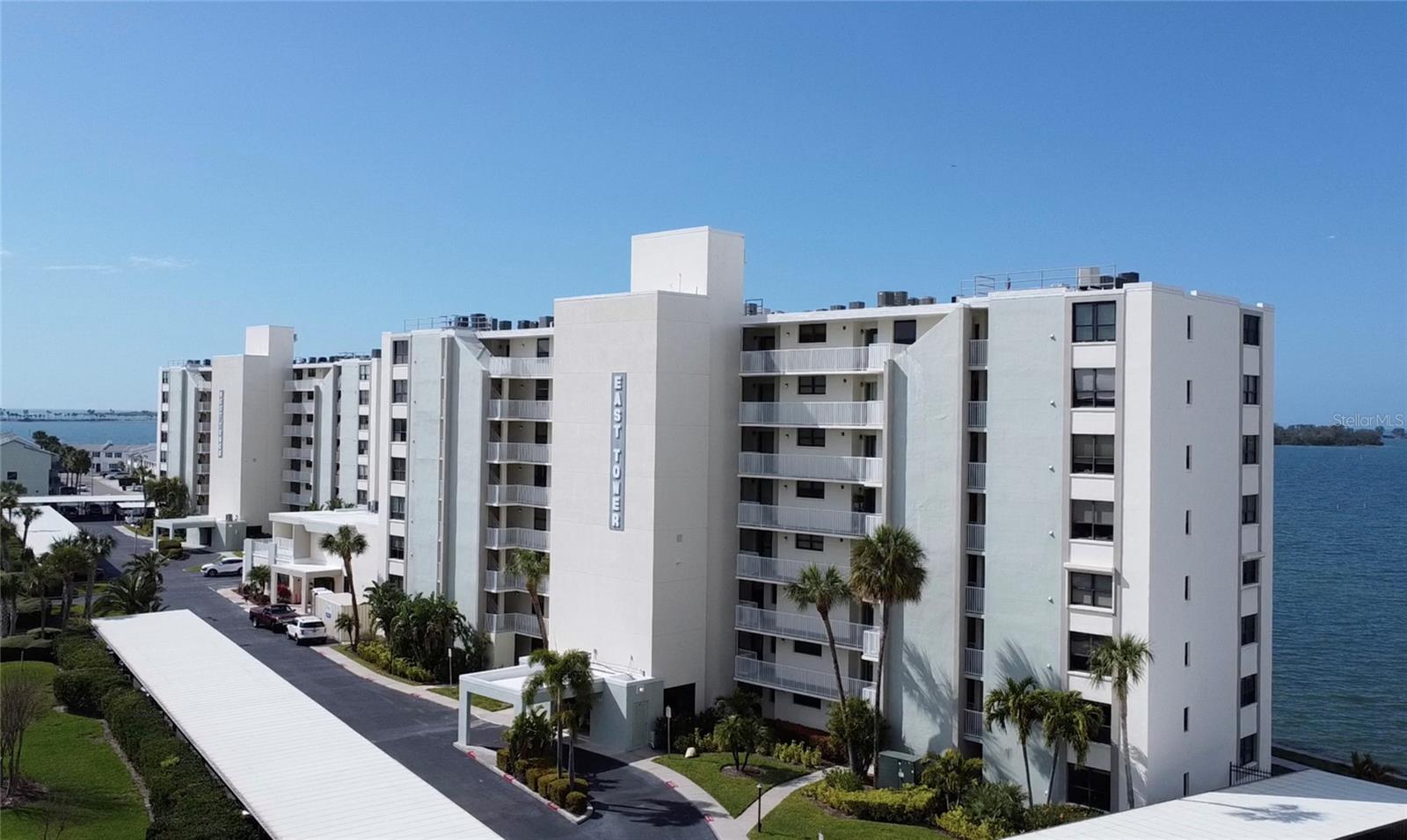 ISLAND TOWERS UNIT 1 CONDO - Residential