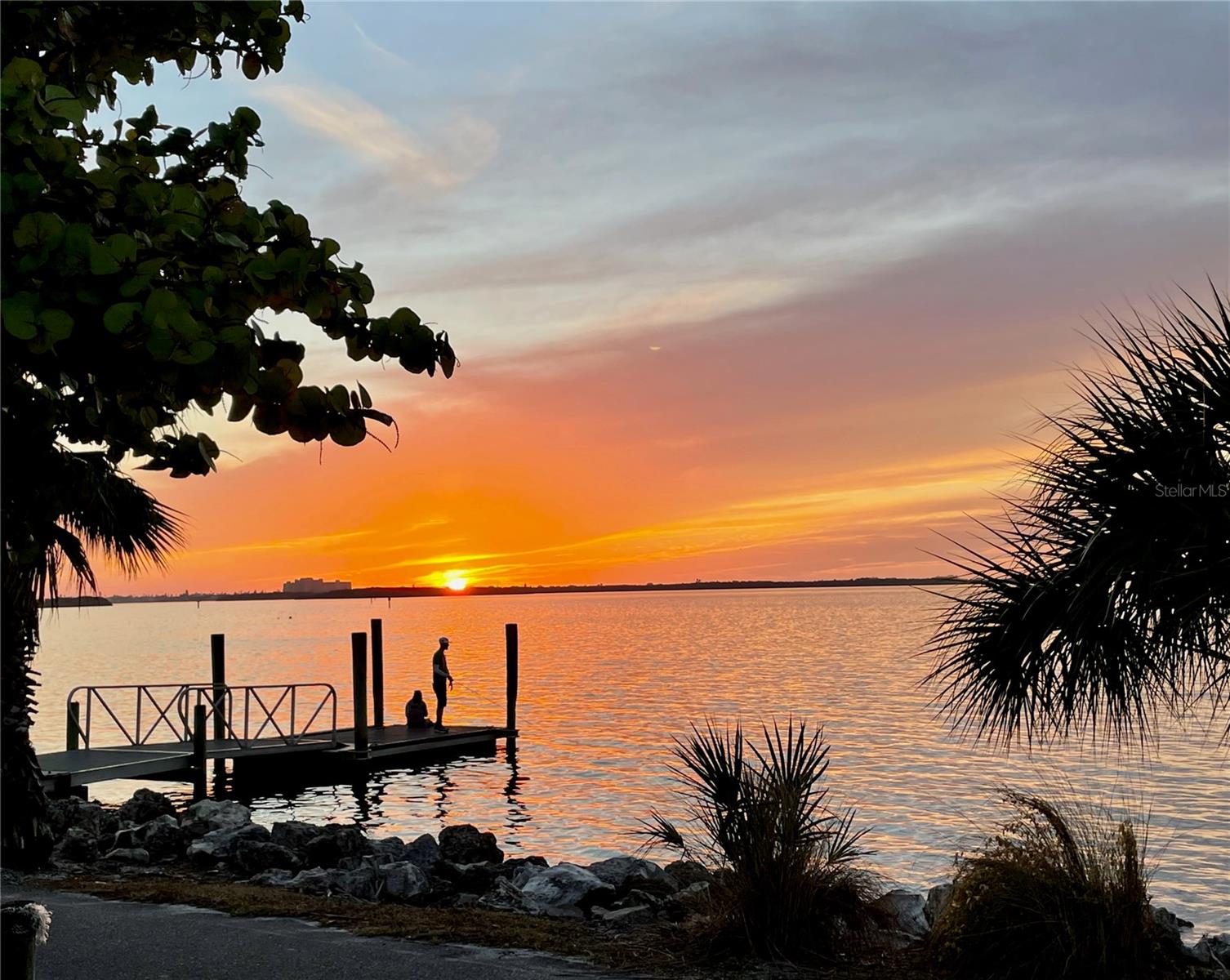 ISLAND TOWERS UNIT 1 CONDO - Residential