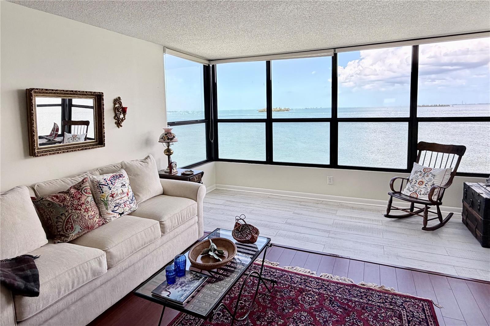 ISLAND TOWERS UNIT 1 CONDO - Residential