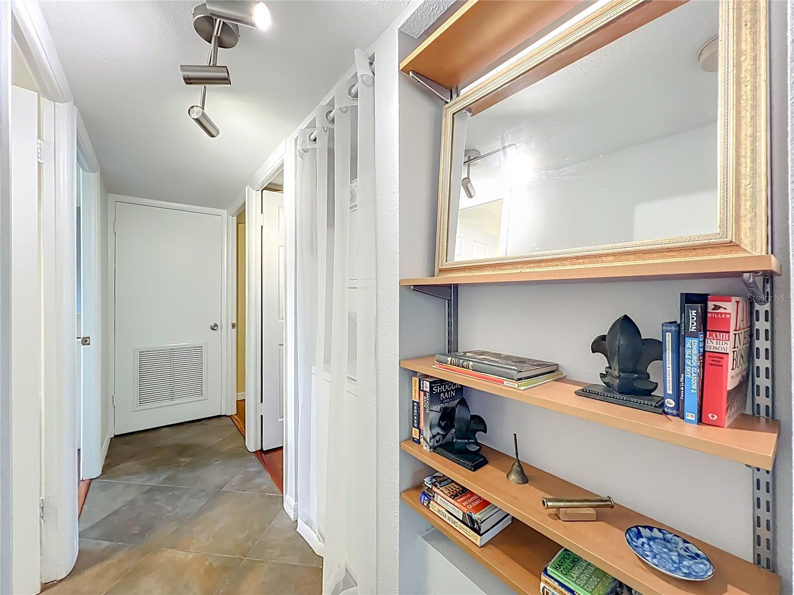 LAKESIDE/DELANEY PARK - Residential