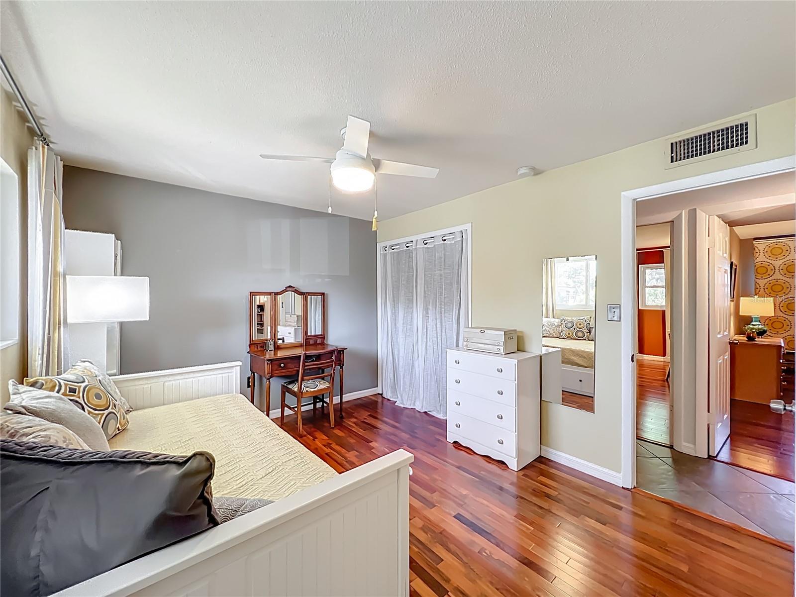 LAKESIDE/DELANEY PARK - Residential