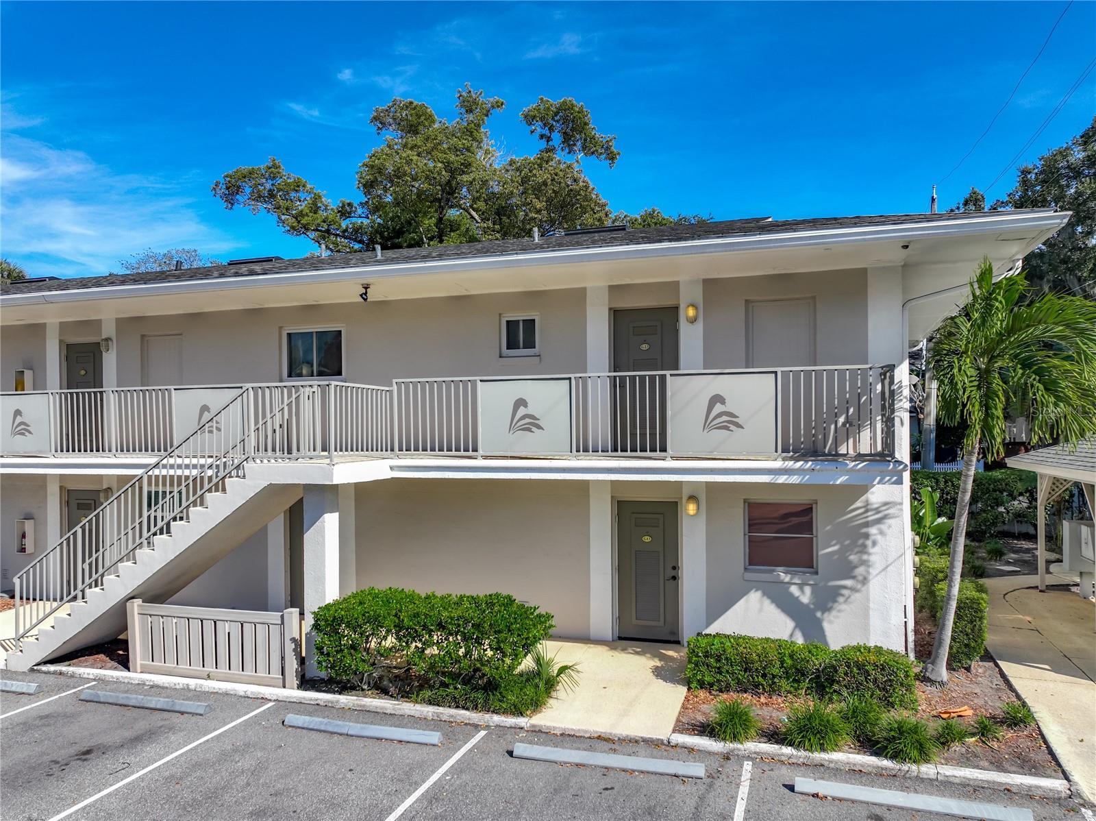 LAKESIDE/DELANEY PARK - Residential