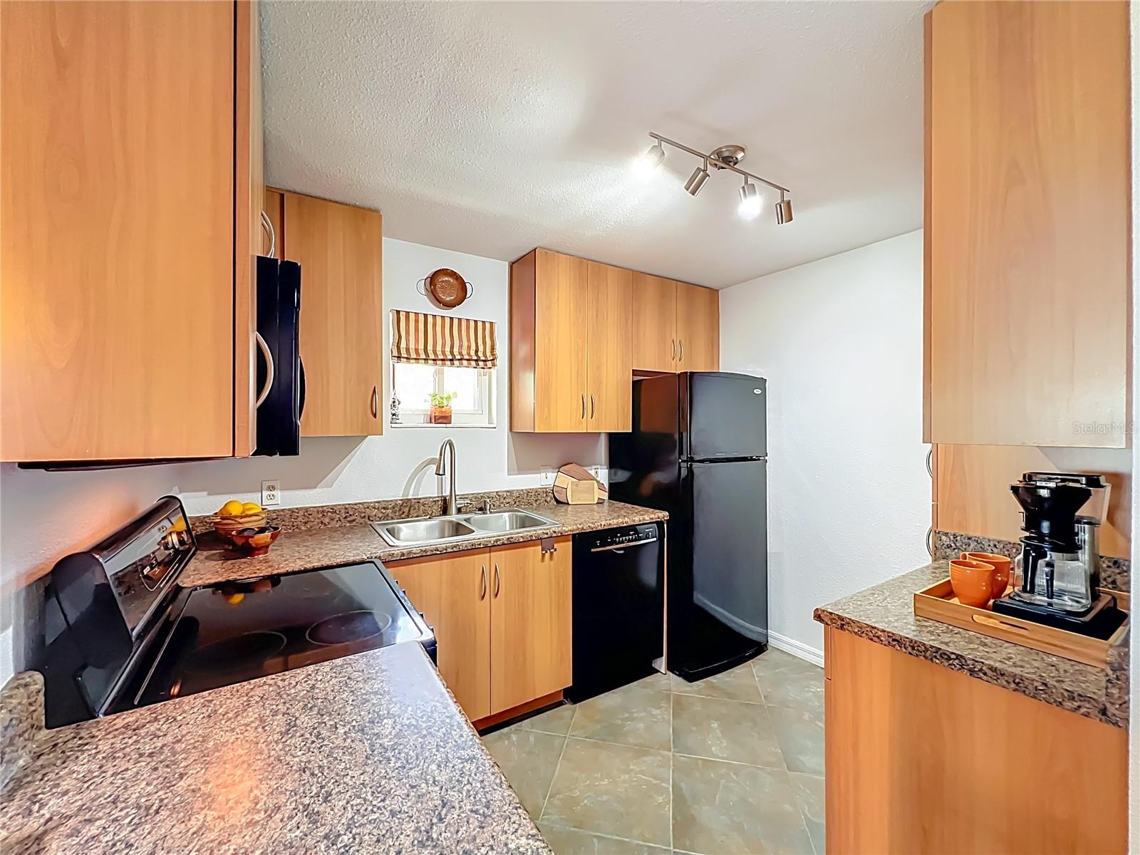 LAKESIDE/DELANEY PARK - Residential