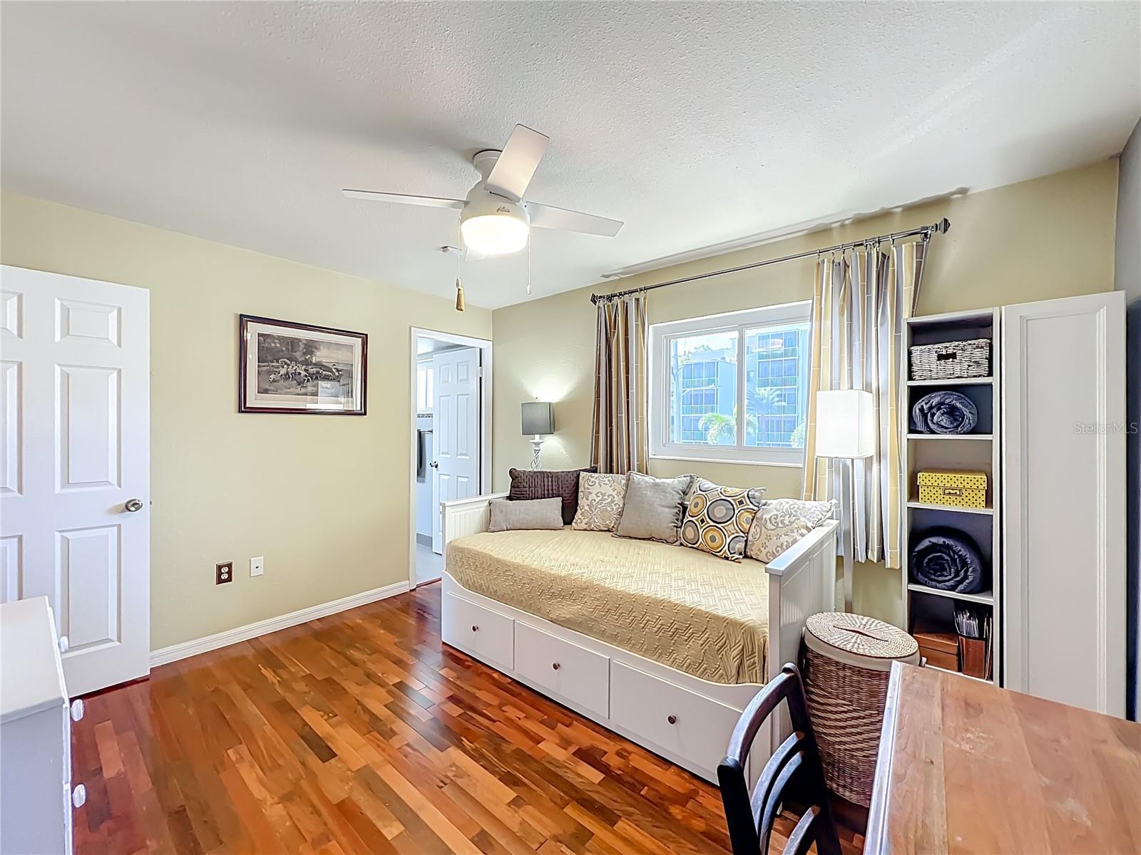 LAKESIDE/DELANEY PARK - Residential