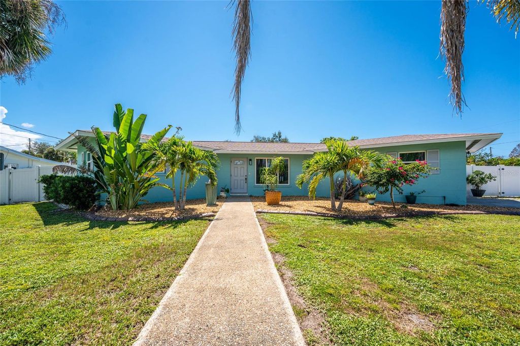 Photo of 1005 E 2nd Street, Englewood, FL 34223 (MLS # D6144044)
