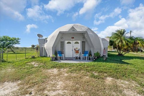 A home in NORTH FORT MYERS