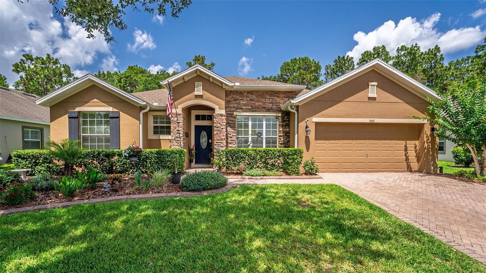 1556 BLUE GRASS BOULEVARD
