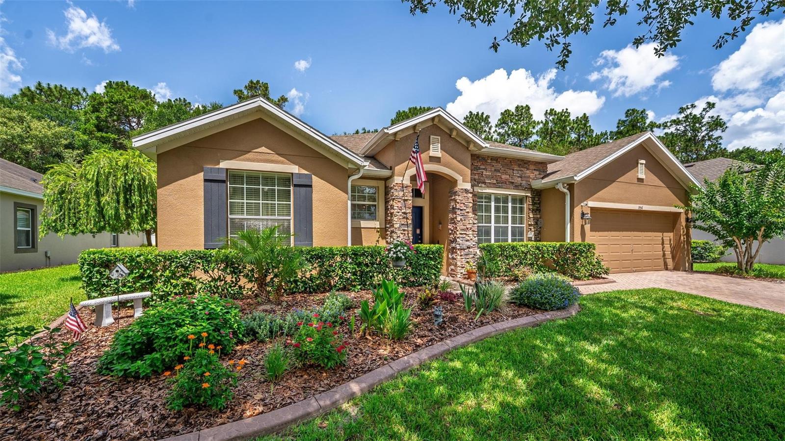 1556 BLUE GRASS BOULEVARD