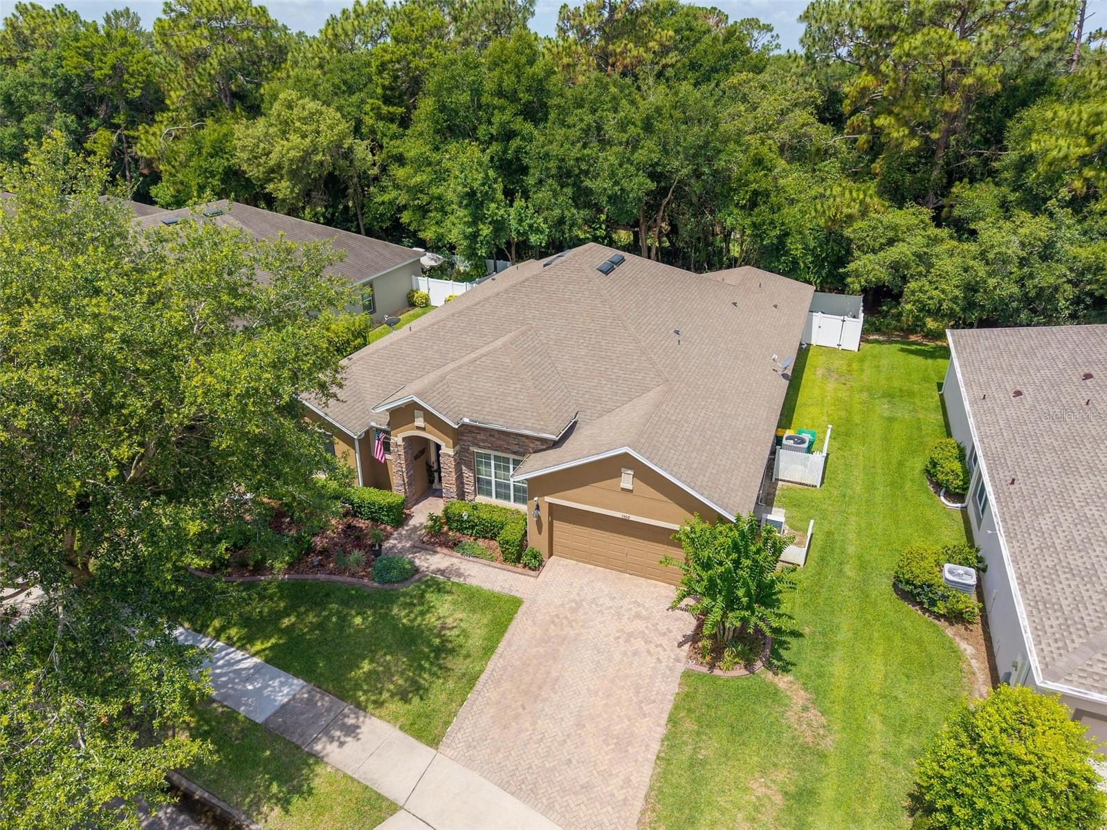 1556 BLUE GRASS BOULEVARD
