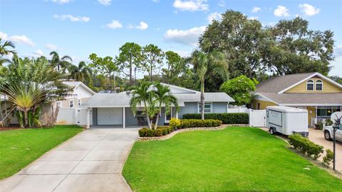 A home in SEMINOLE