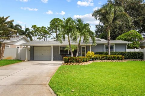 A home in SEMINOLE