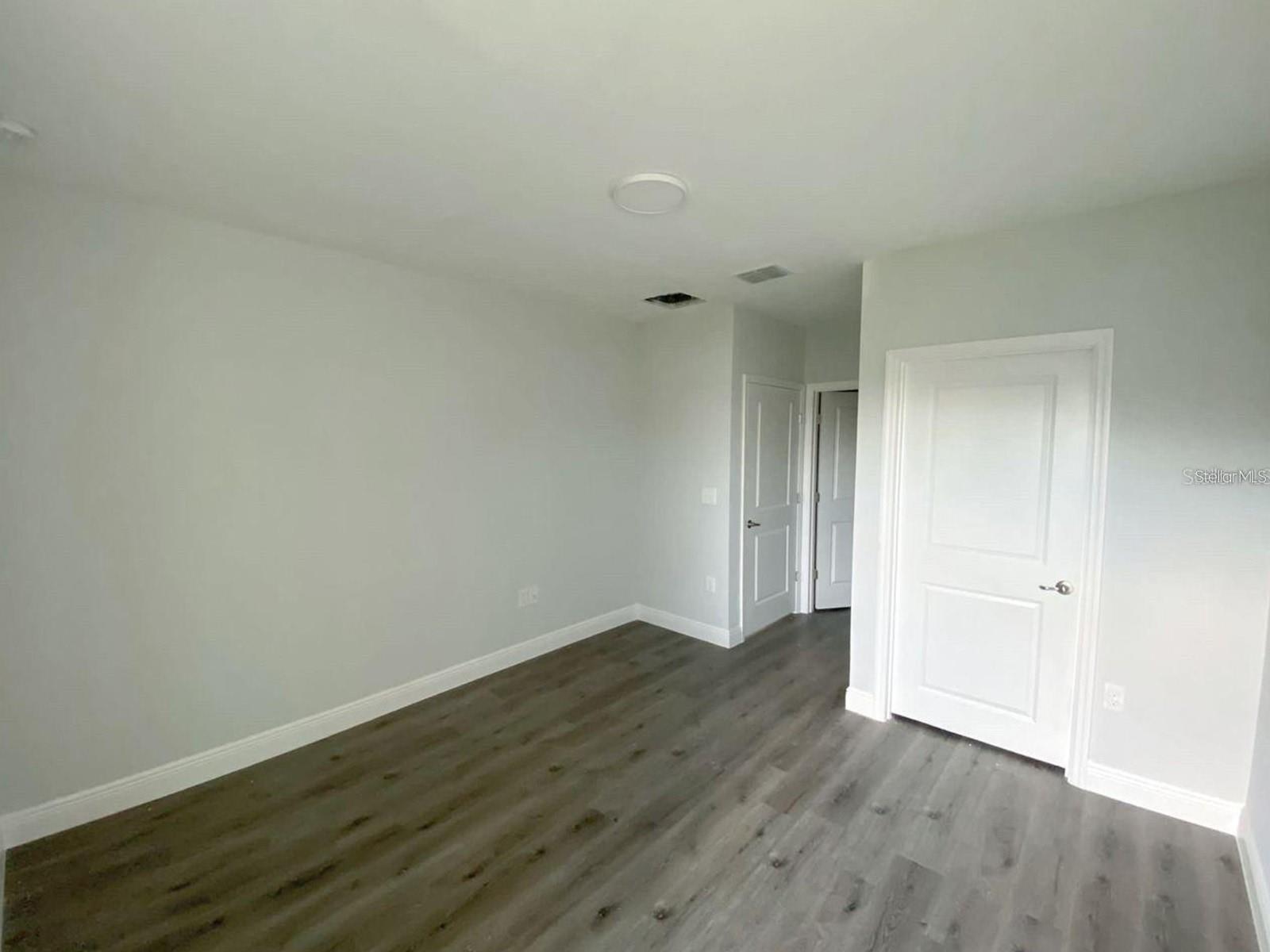 801 S THORPE AVENUE 801