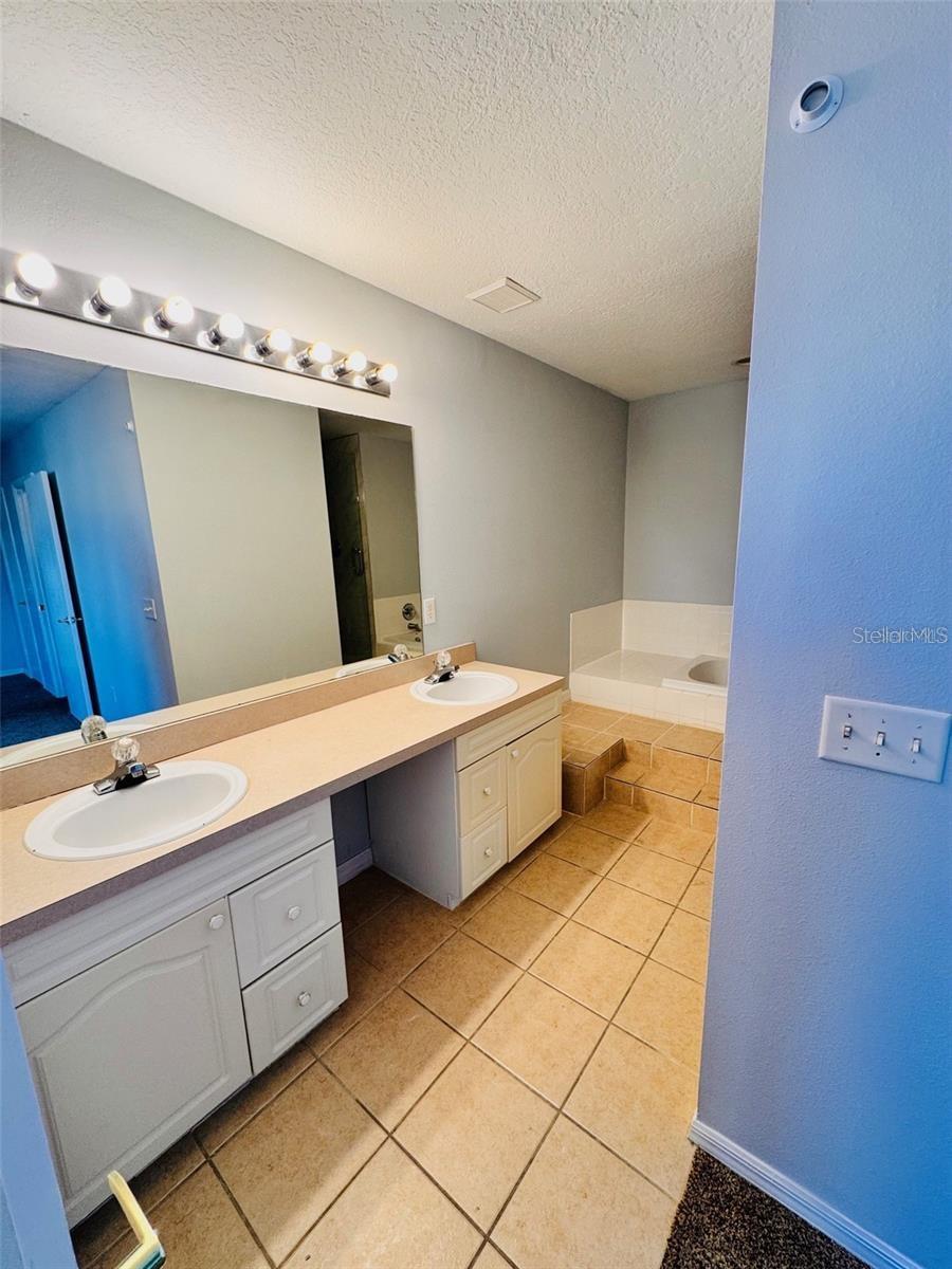 BIMINI BAY PH 01 - Residential Lease