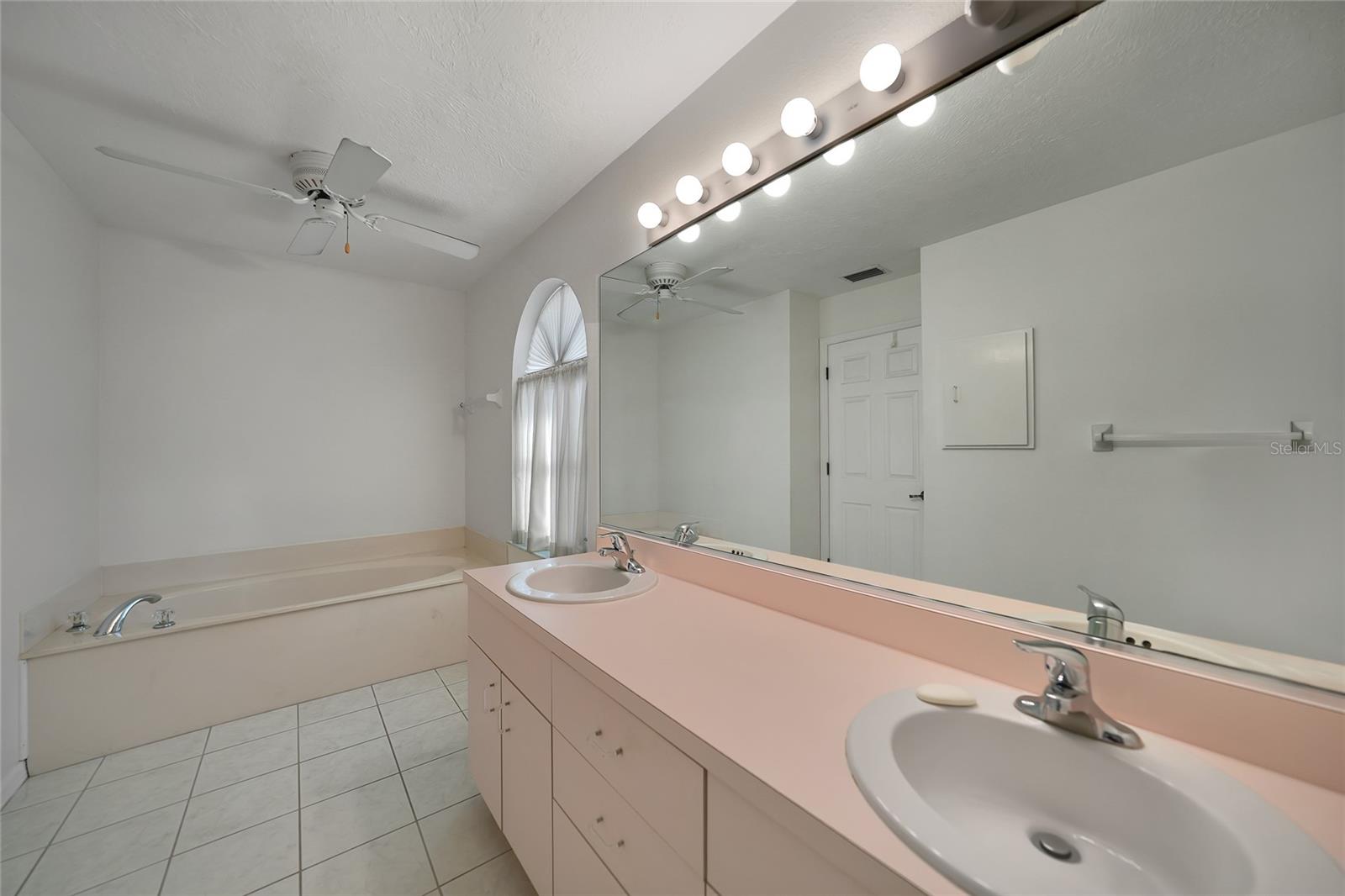 QUAIL LAKE - Residential