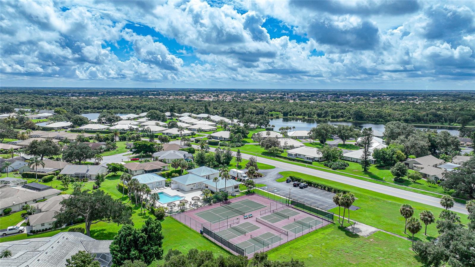 QUAIL LAKE - Residential