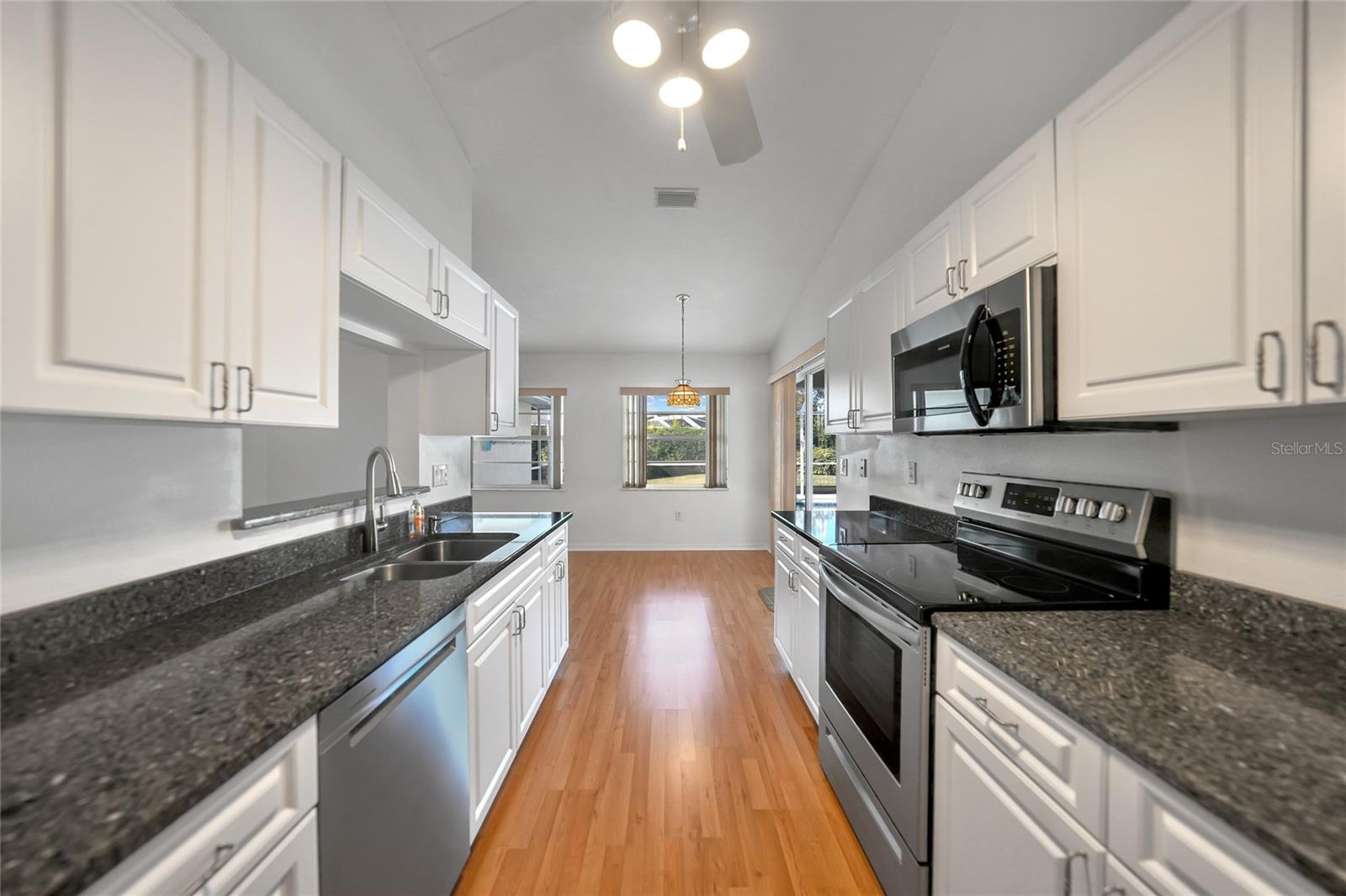 QUAIL LAKE - Residential