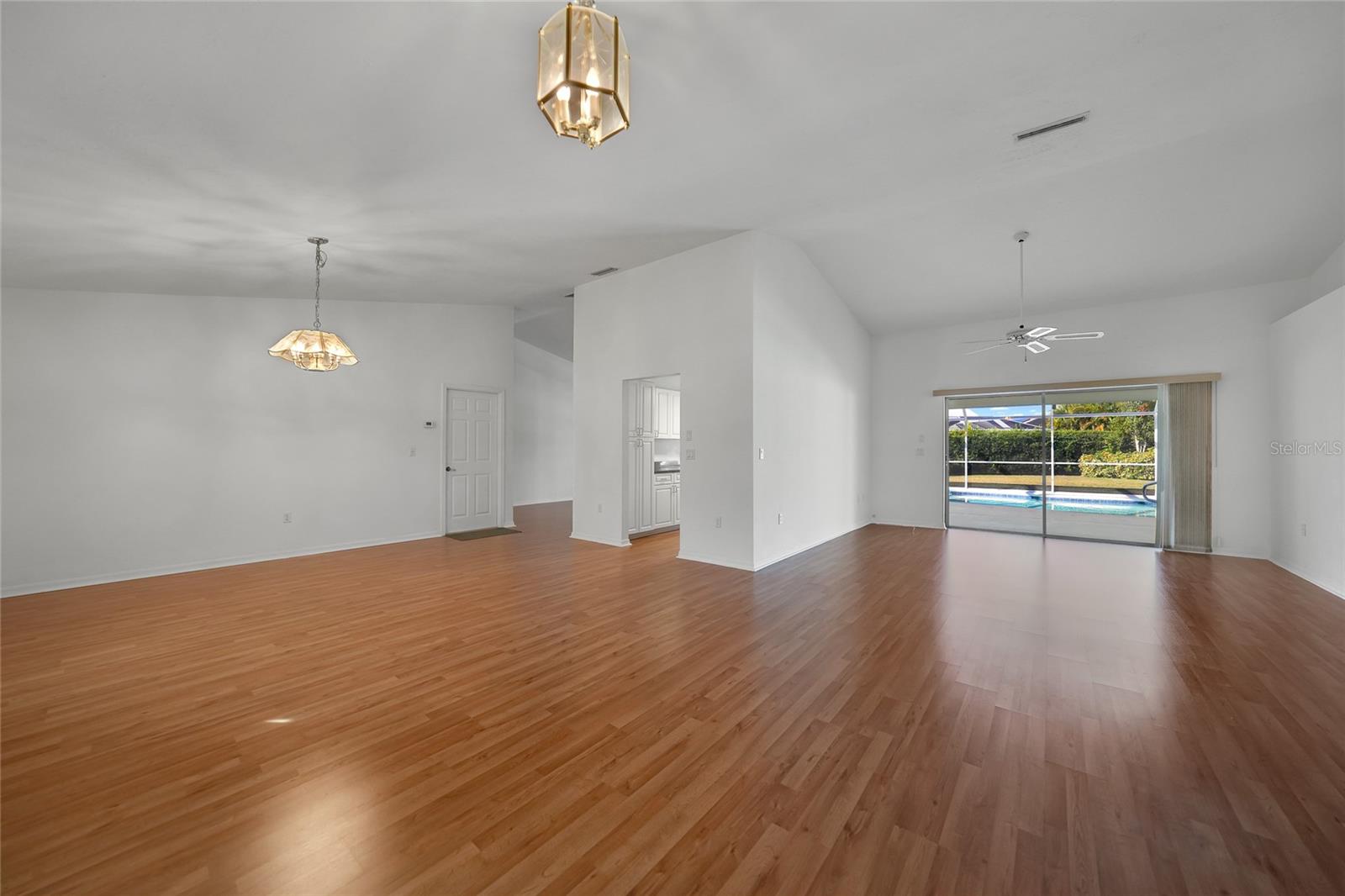 QUAIL LAKE - Residential