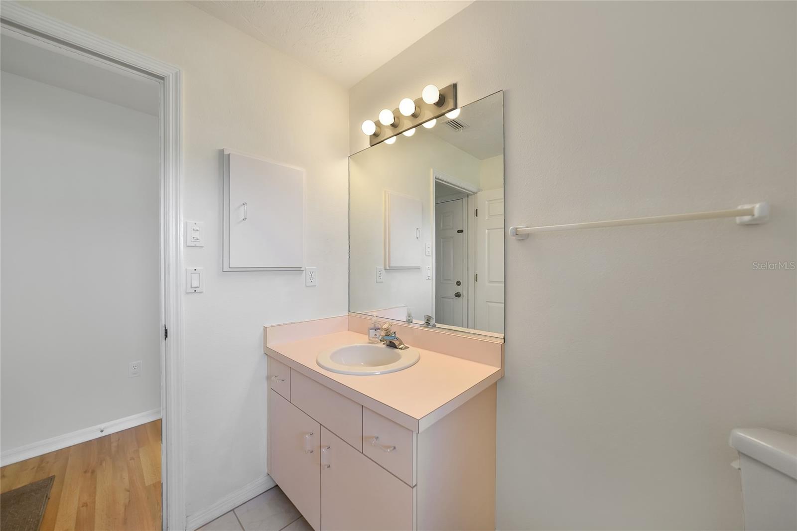 QUAIL LAKE - Residential