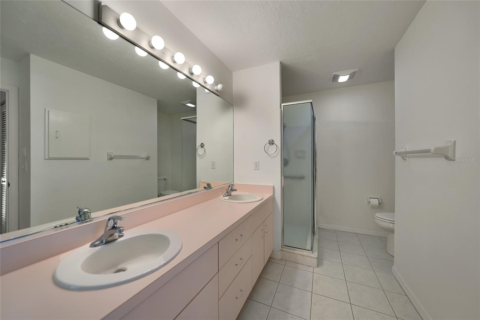 QUAIL LAKE - Residential